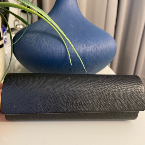 Authentic Prada women’s eyeglasses. - Picture 6 of 8